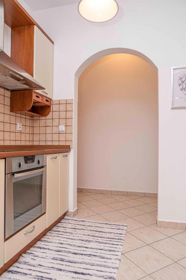 Castle View Apartment With Free Parking Bratislava Exterior photo