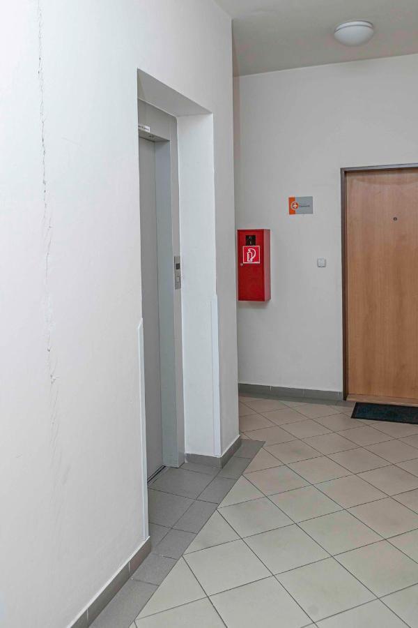 Castle View Apartment With Free Parking Bratislava Exterior photo