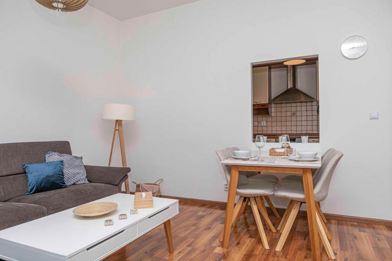 Castle View Apartment With Free Parking Bratislava Exterior photo